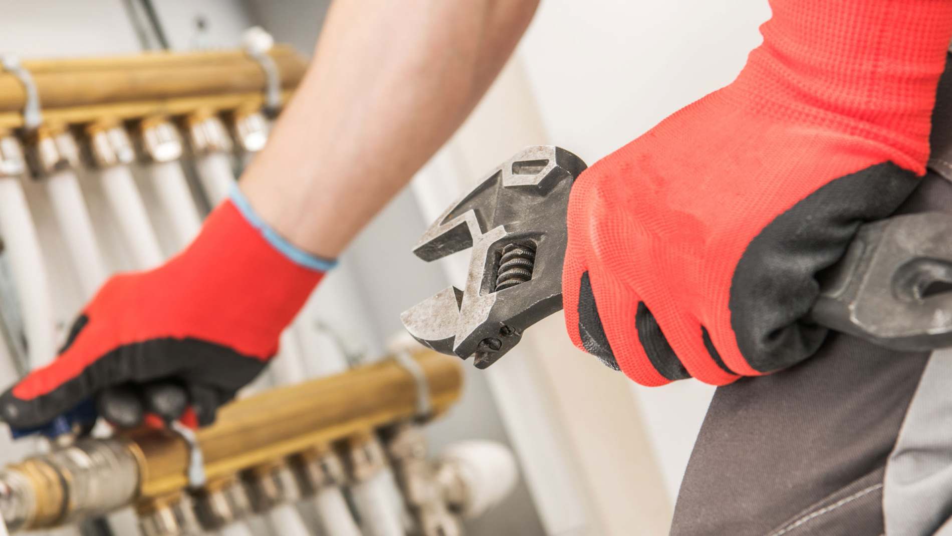 Save Time and Money Hiring a Professional Plumber